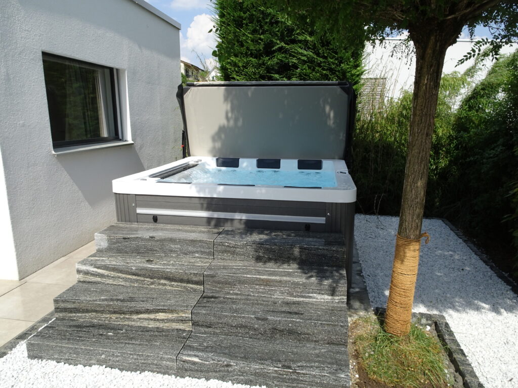 Outdoor Whirlpool 2 Aqua Emotion AG Solothurn